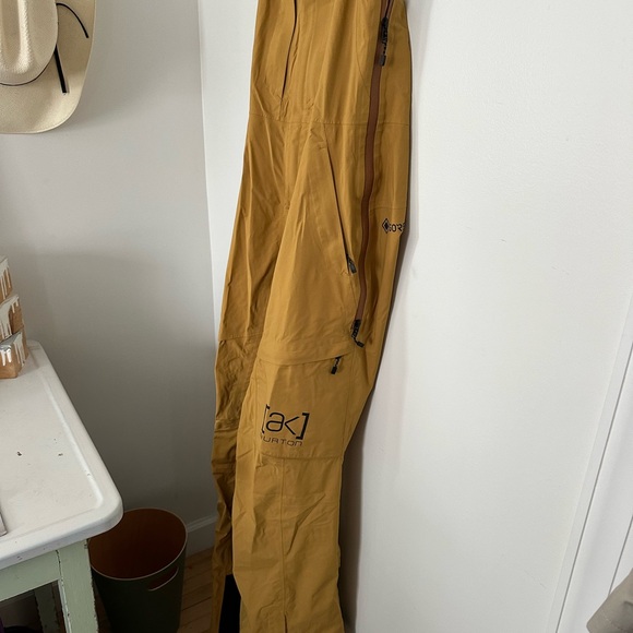 Burton AK Gore-Tex 2L Kimmy Bib Snowpants Woodthrush - Picture 9 of 15